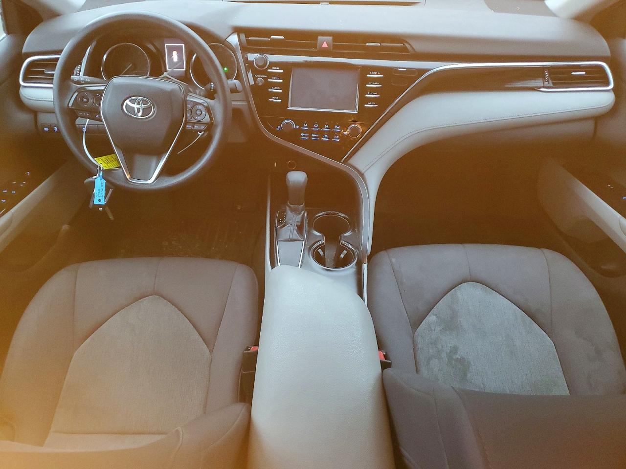 2018 TOYOTA CAMRY L photo 8