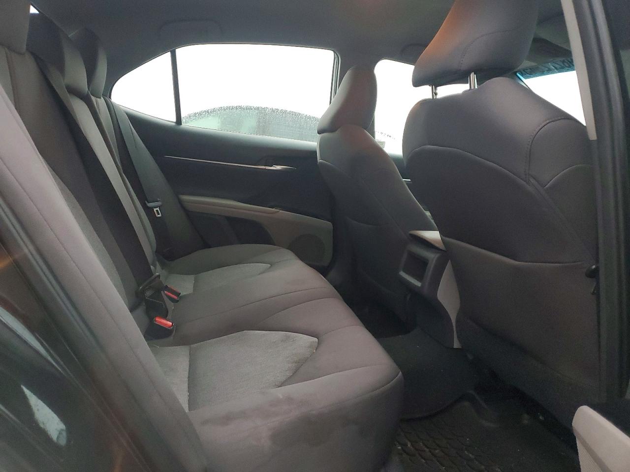 2018 TOYOTA CAMRY L photo 10