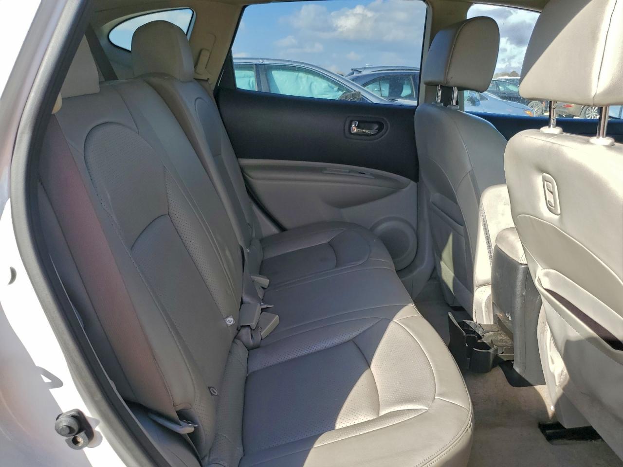 2011 NISSAN ROGUE S photo 10