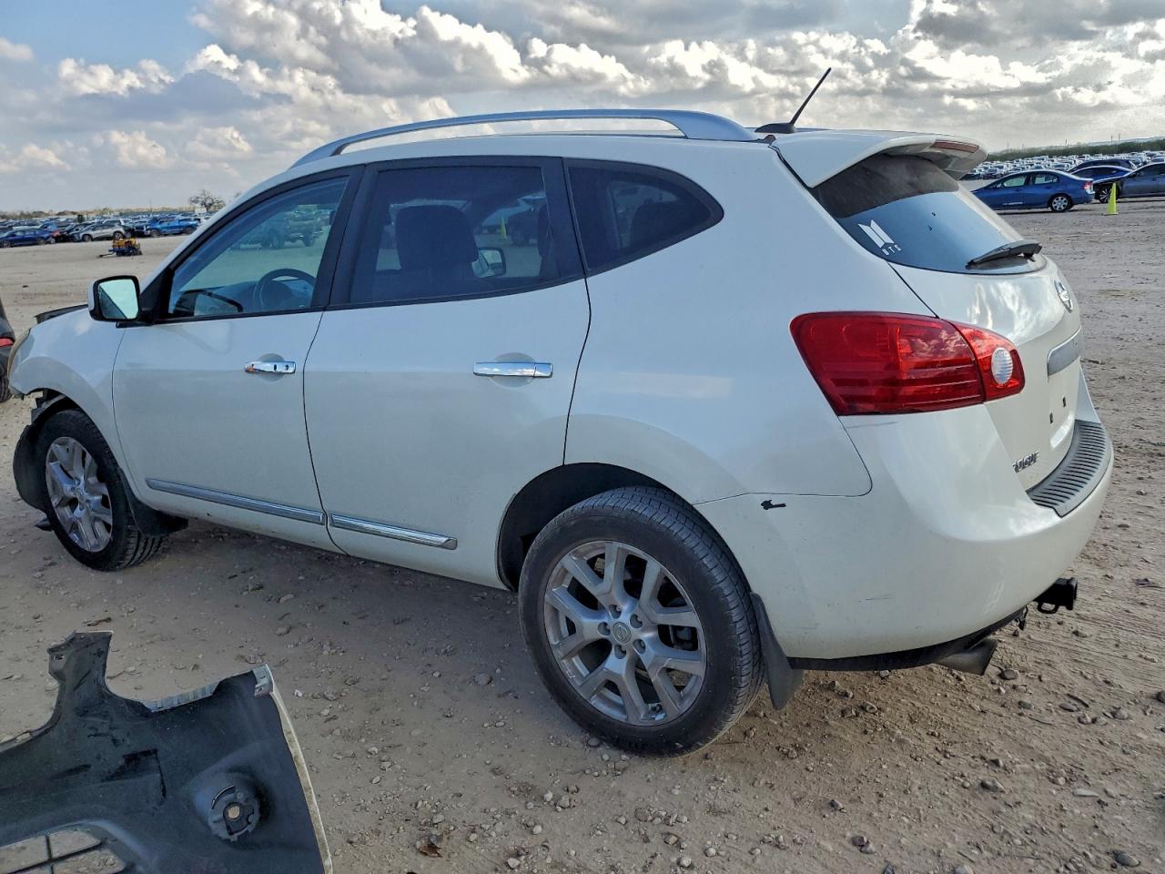 2011 NISSAN ROGUE S photo 2
