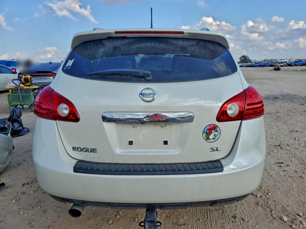 2011 NISSAN ROGUE S photo 6