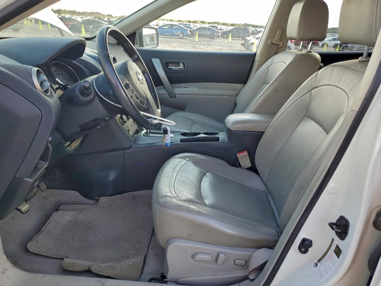 2011 NISSAN ROGUE S photo 7