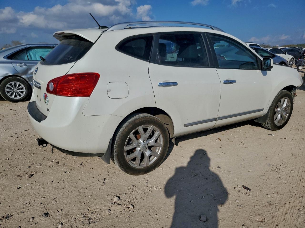 2011 NISSAN ROGUE S photo 3