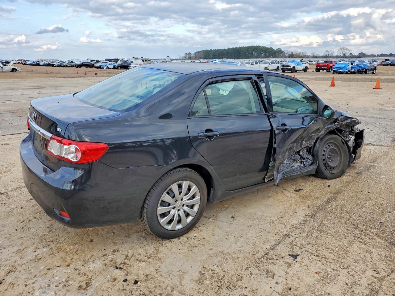 2012 TOYOTA COROLLA BASE photo 3