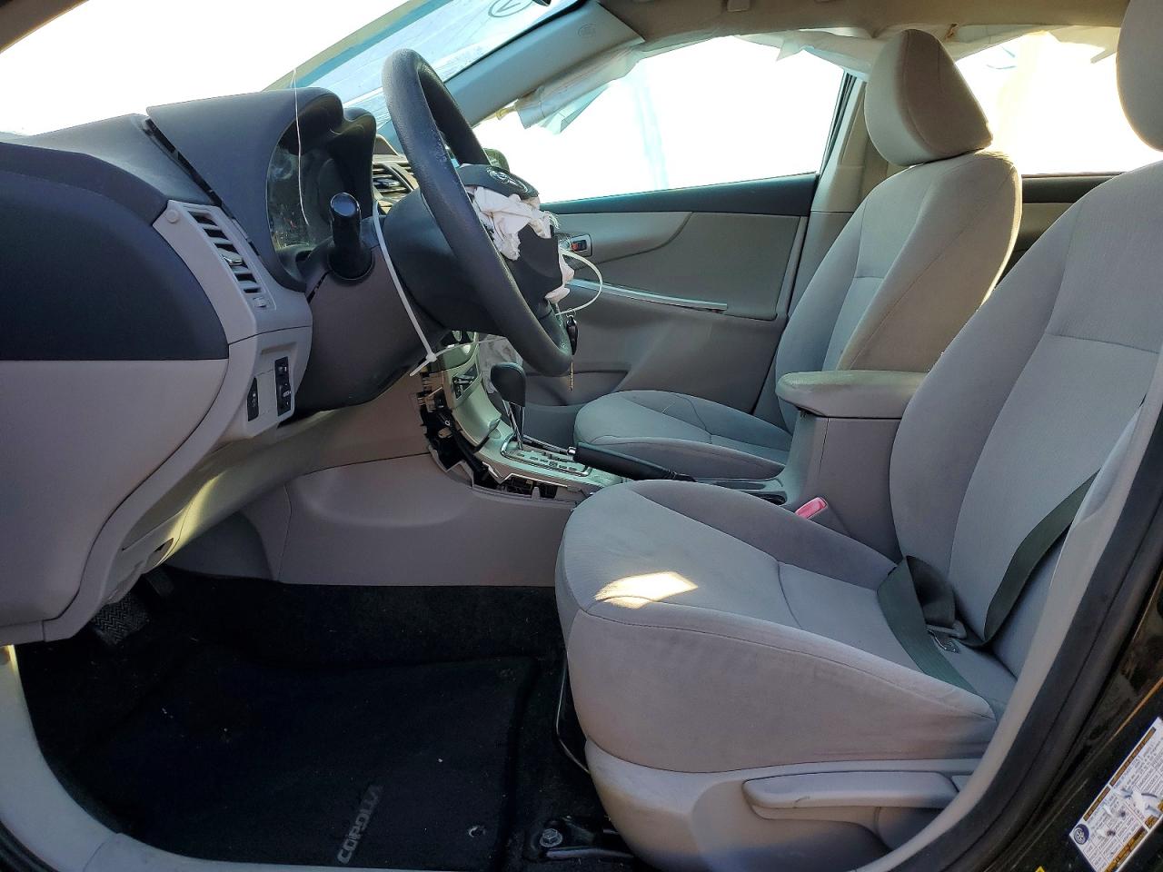 2012 TOYOTA COROLLA BASE photo 7