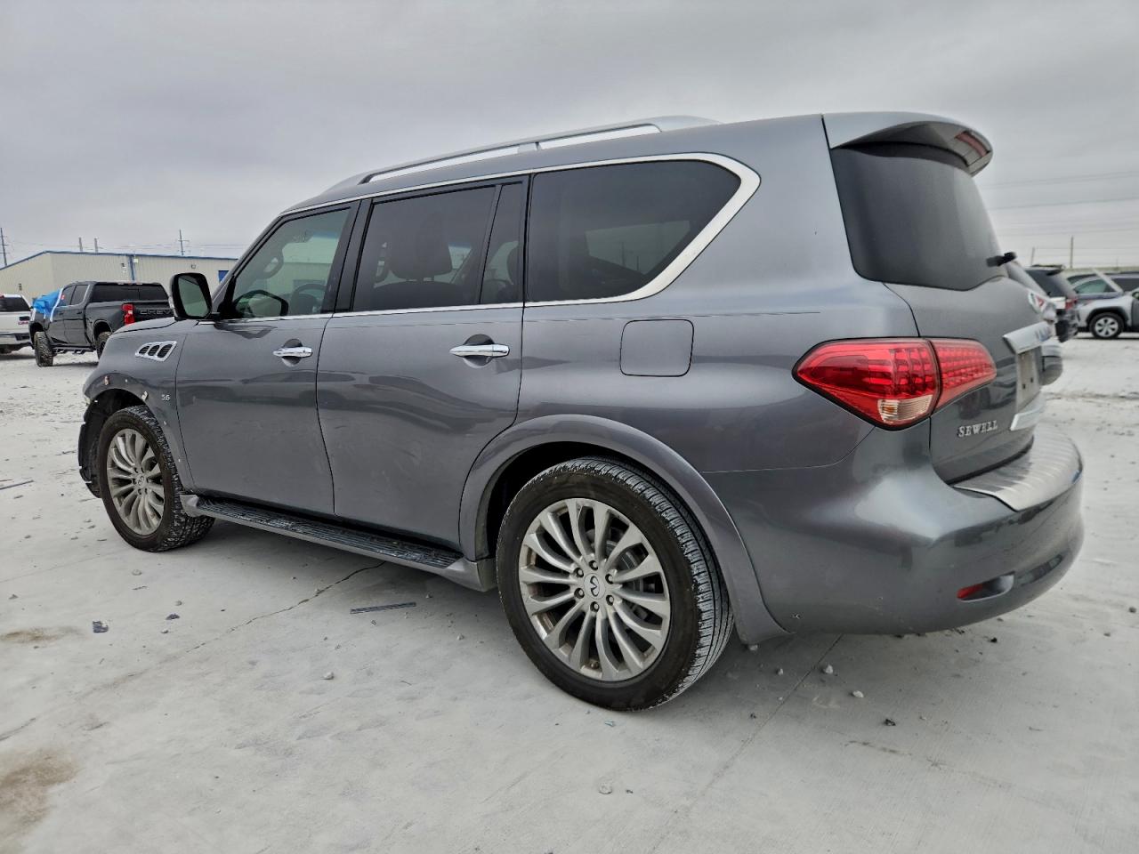 2017 INFINITI QX80 BASE photo 2