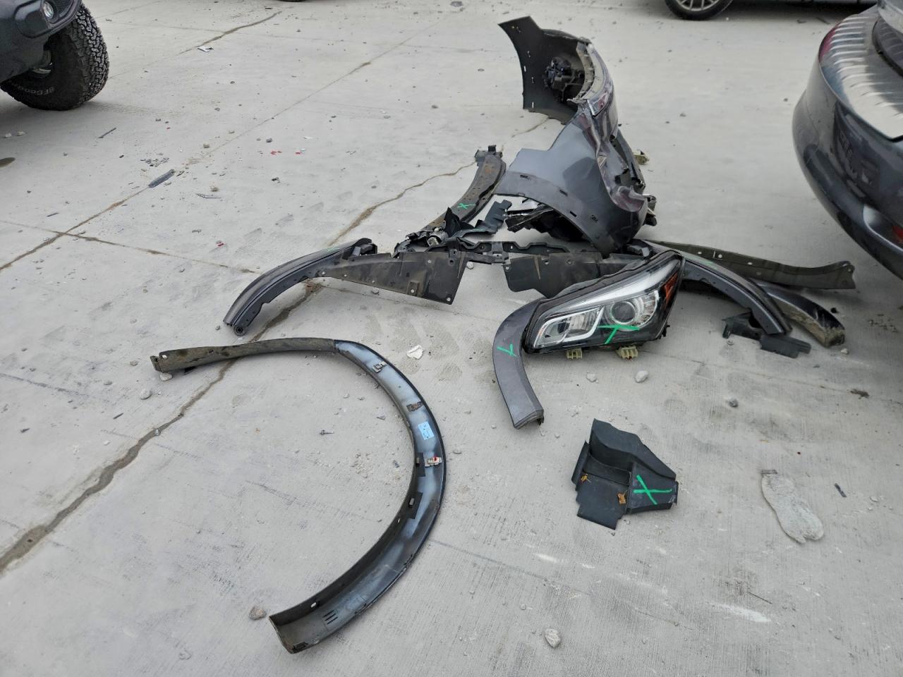 2017 INFINITI QX80 BASE photo 13