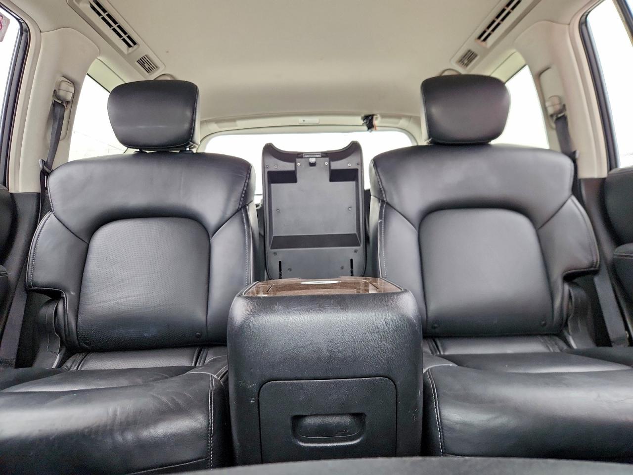 2017 INFINITI QX80 BASE photo 10