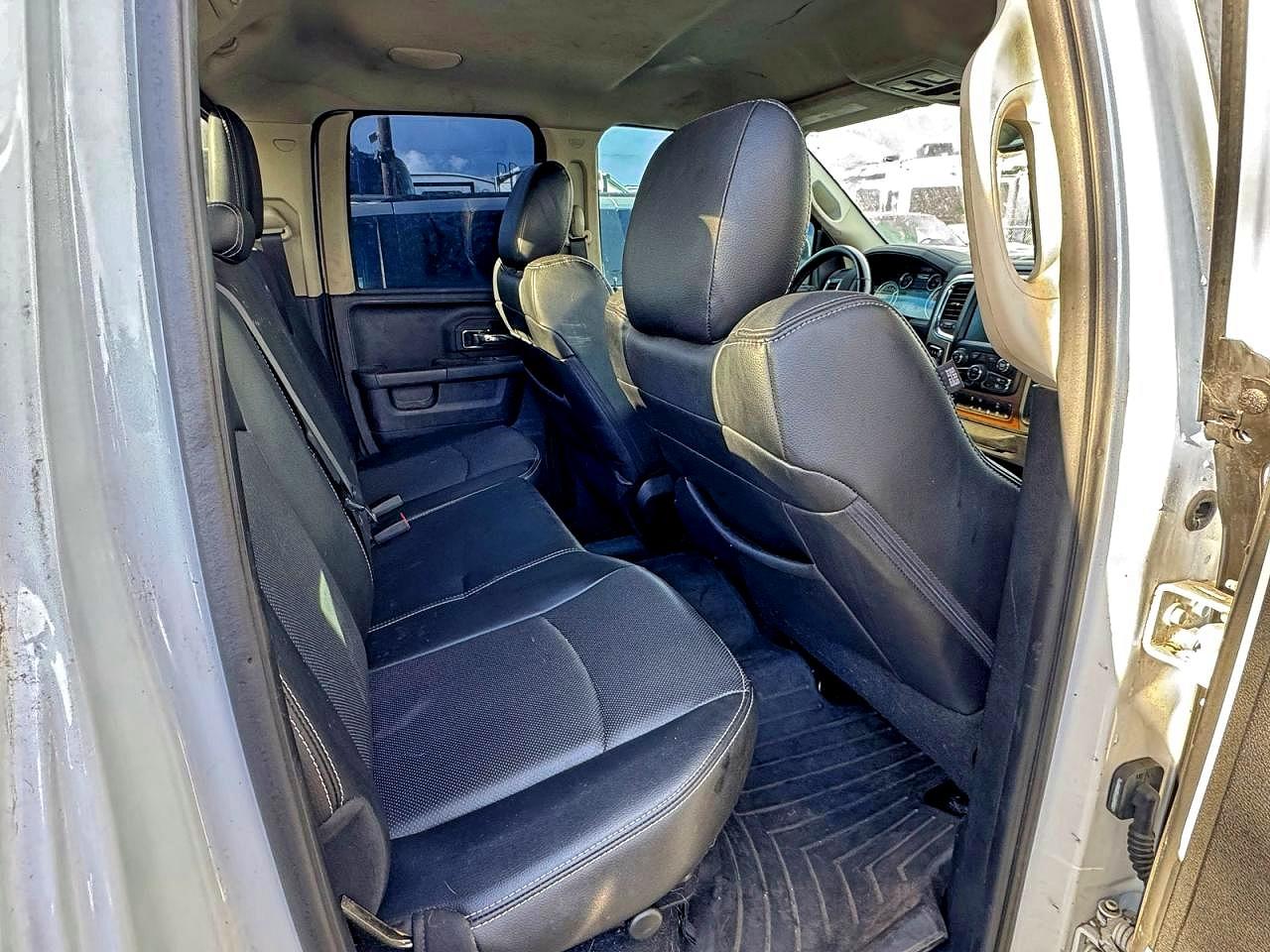 2016 RAM 1500 LARAMIE photo 6