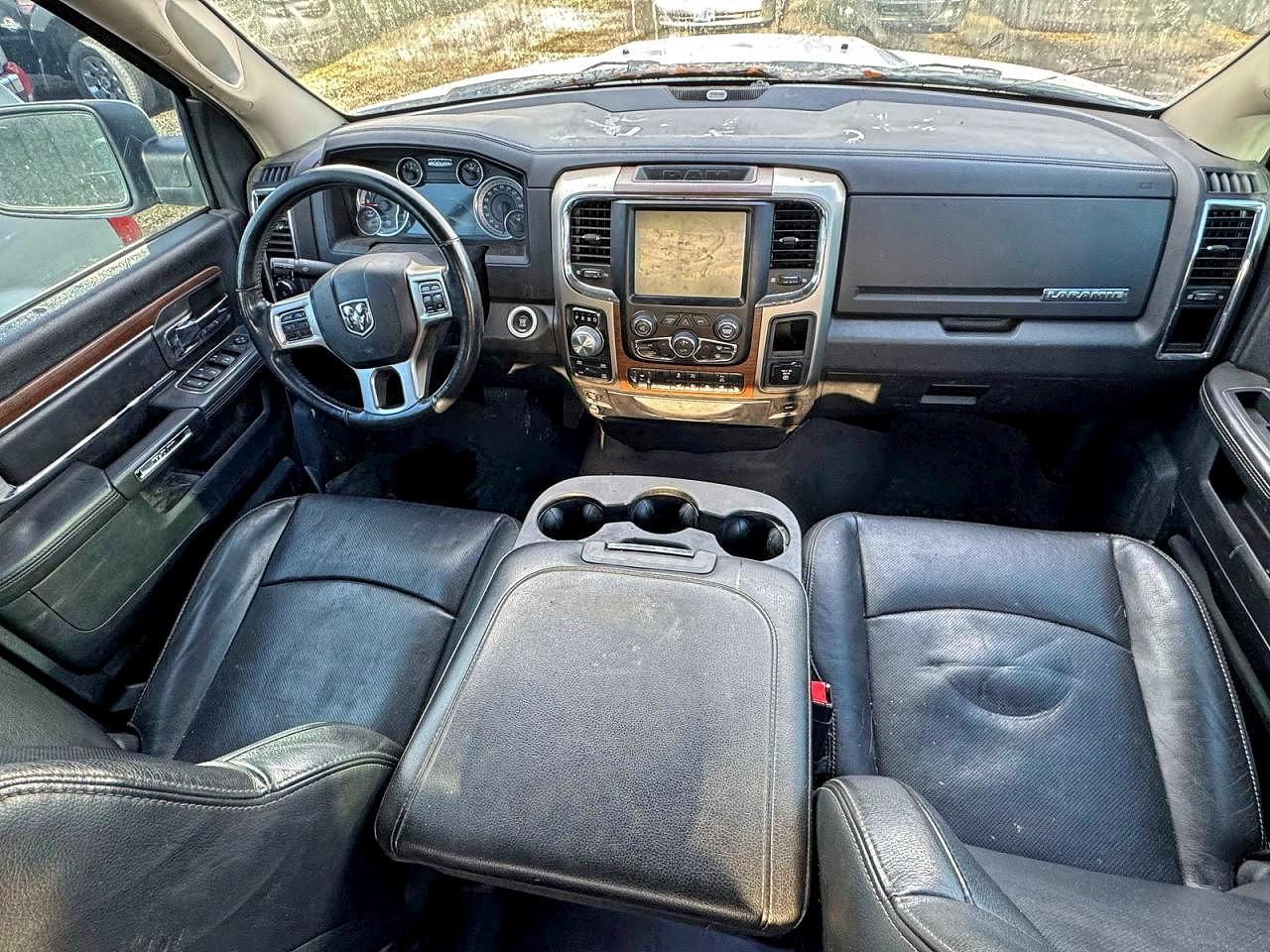 2016 RAM 1500 LARAMIE photo 9