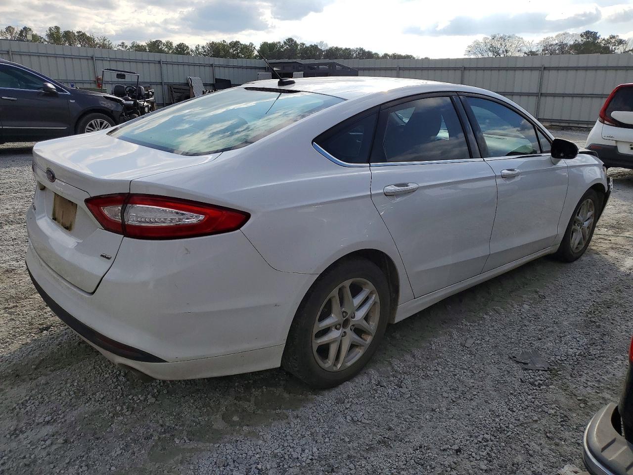 2016 FORD FUSION SE photo 3