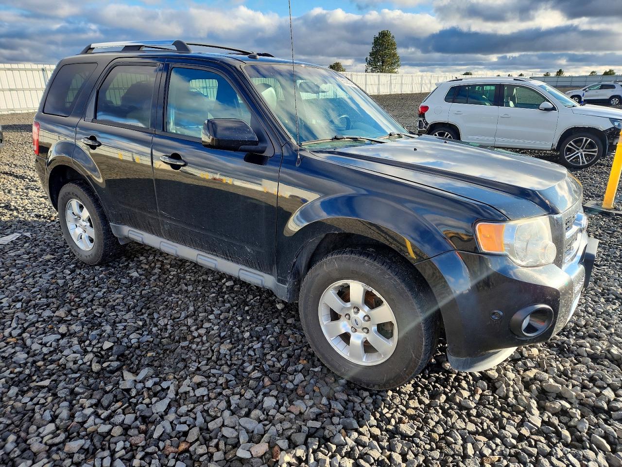2011 FORD ESCAPE LIMITED photo 4