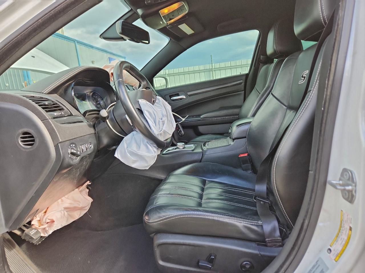 2016 CHRYSLER 300 S photo 19