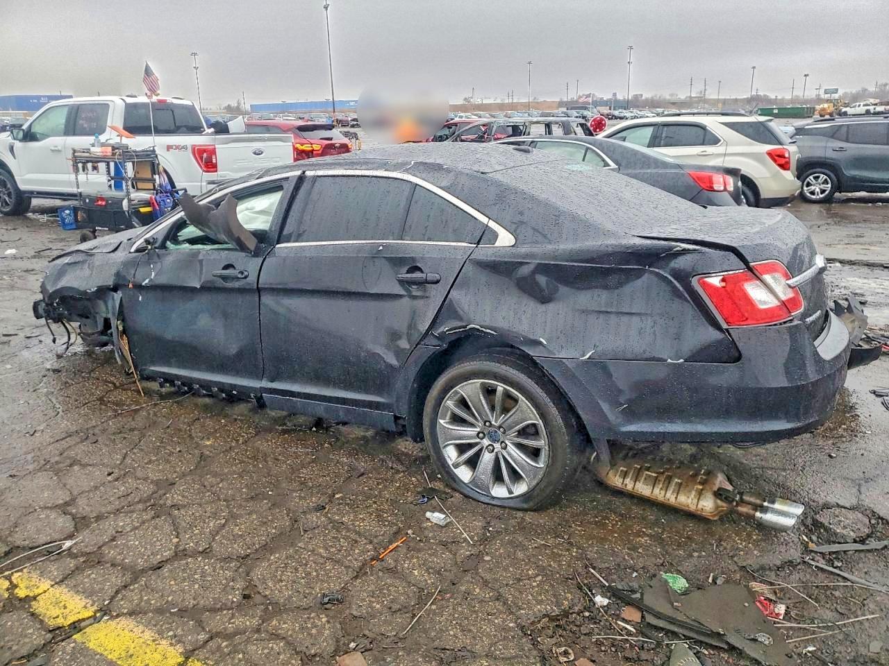 2010 FORD TAURUS LIMITED photo 2