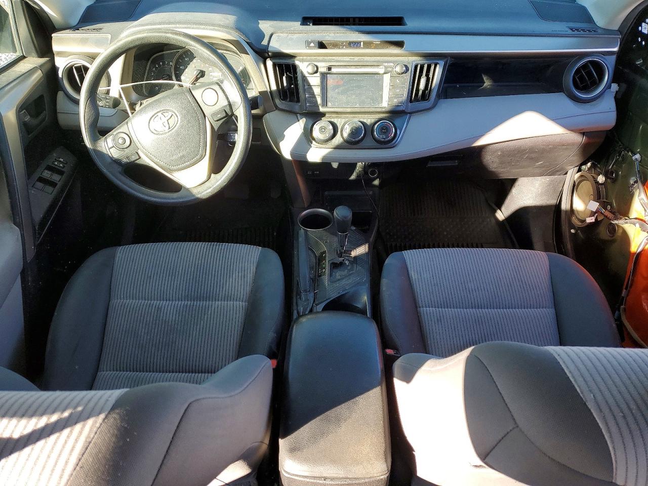 2013 TOYOTA RAV4 LE photo 8
