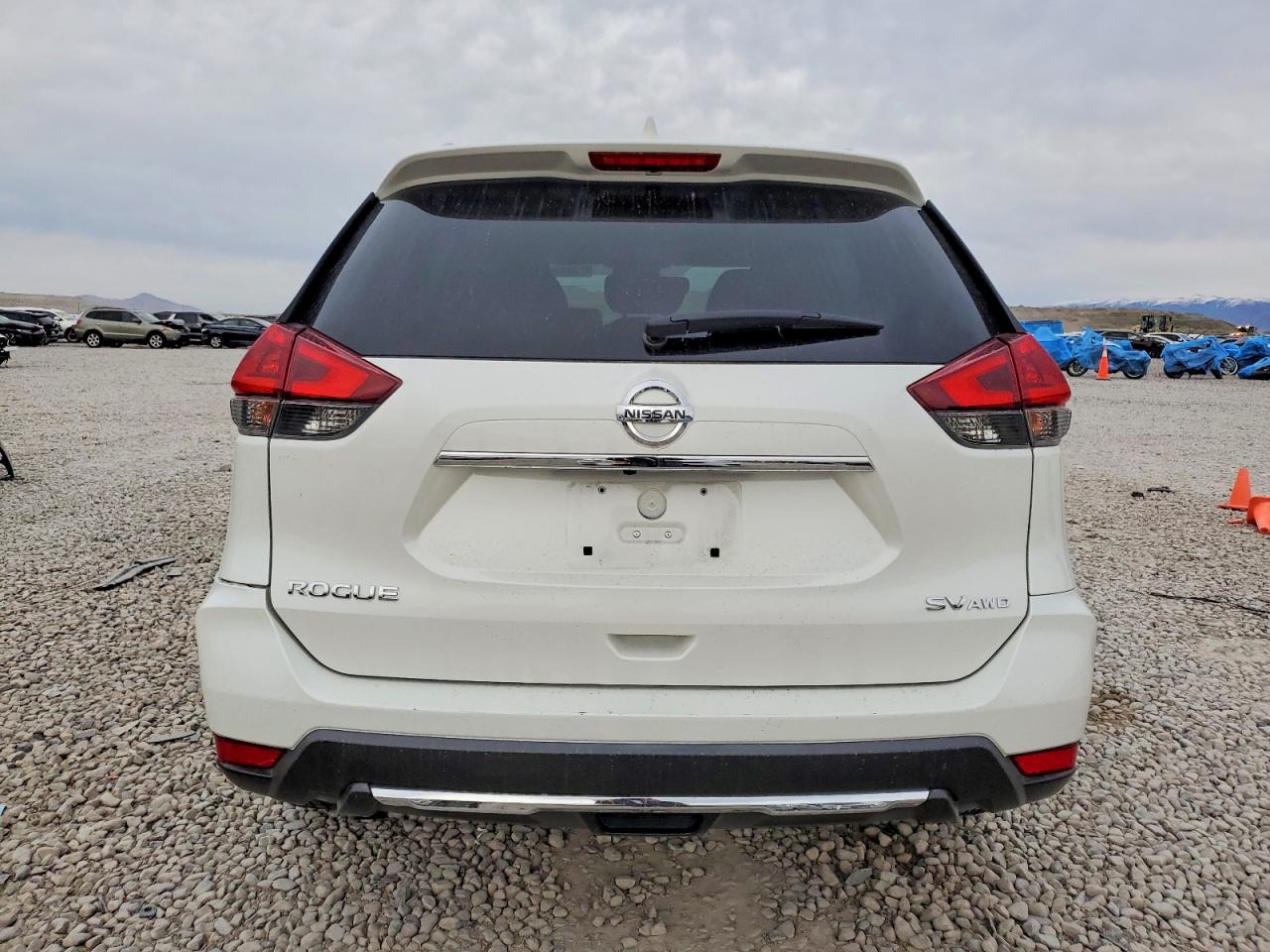 2018 NISSAN ROGUE S photo 6