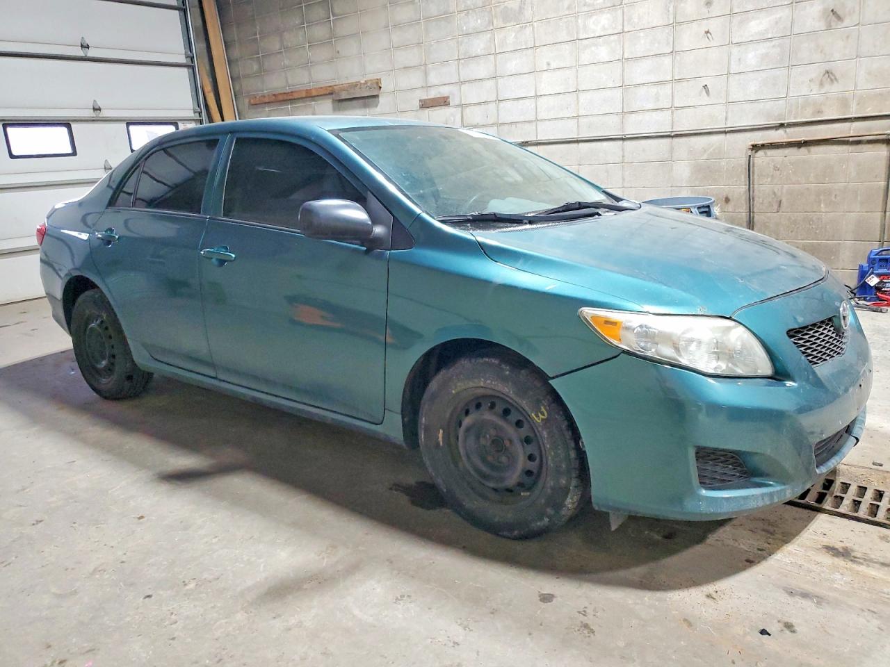 2010 TOYOTA COROLLA BASE photo 4
