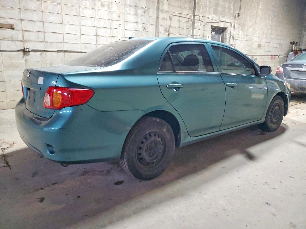 2010 TOYOTA COROLLA BASE photo 3