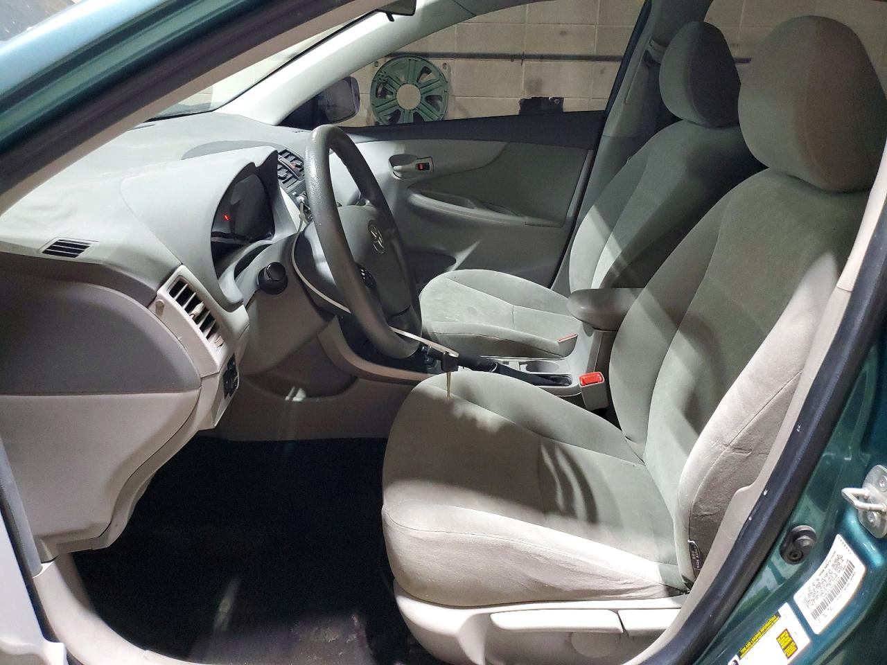 2010 TOYOTA COROLLA BASE photo 7