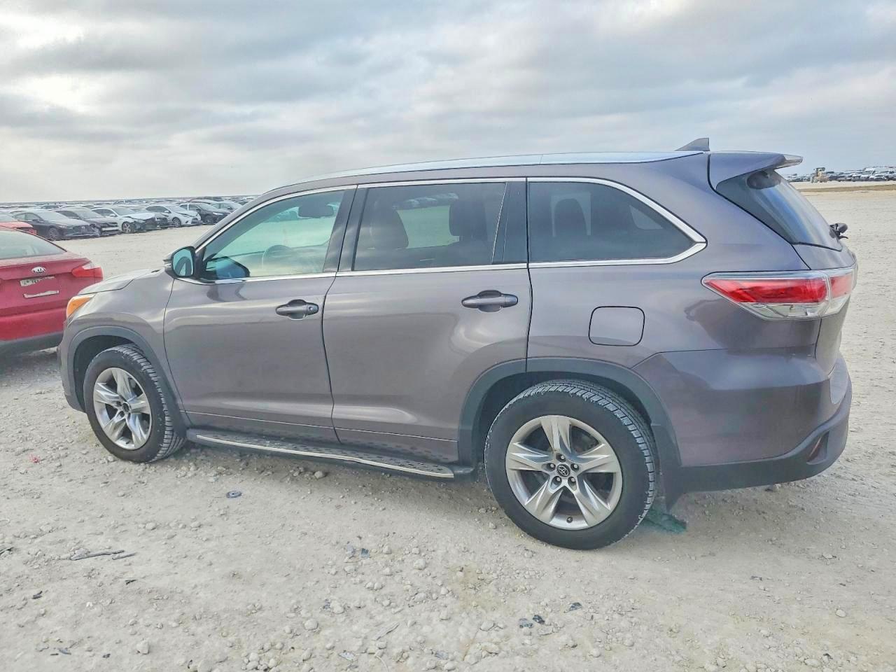2016 TOYOTA HIGHLANDER LIMITED photo 2
