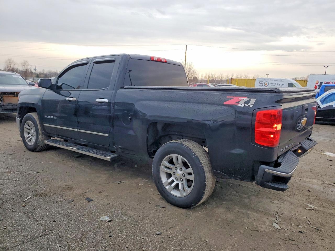 2015 CHEVROLET SILVERADO K1500 LT photo 2