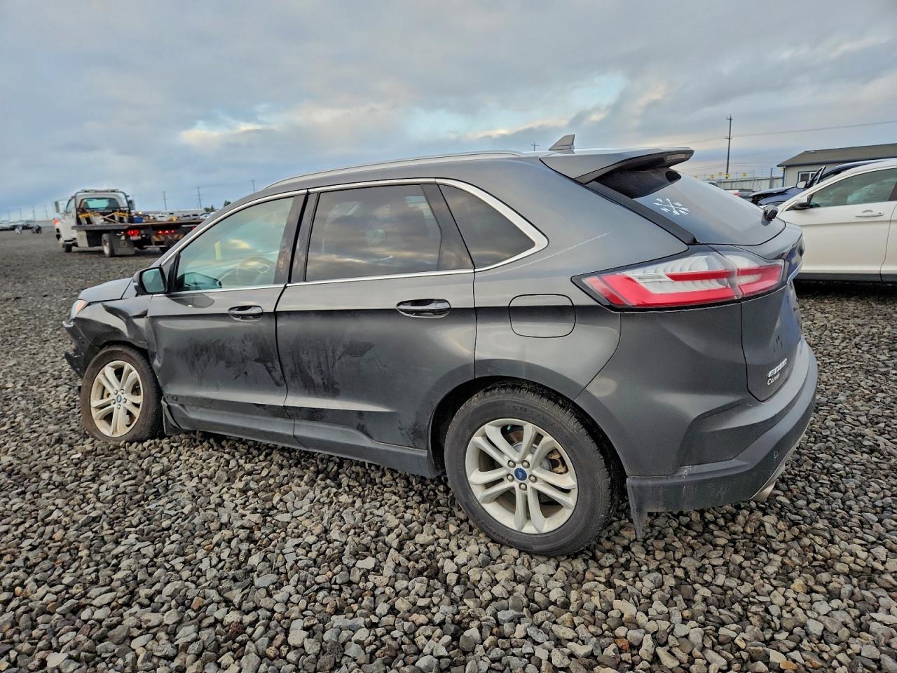 2019 FORD EDGE SEL photo 2