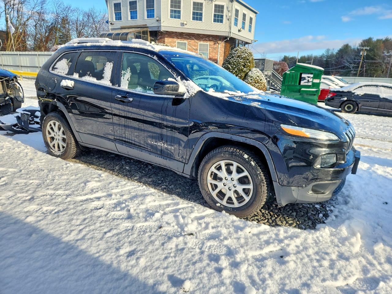 2017 JEEP CHEROKEE LATITUDE photo 4