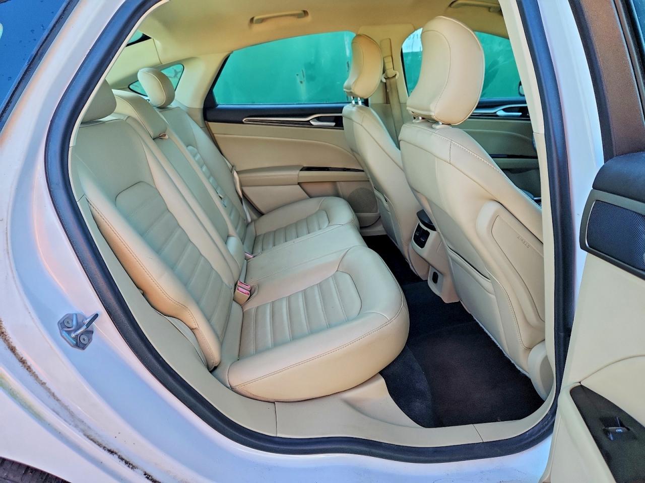 2015 FORD FUSION SE photo 10