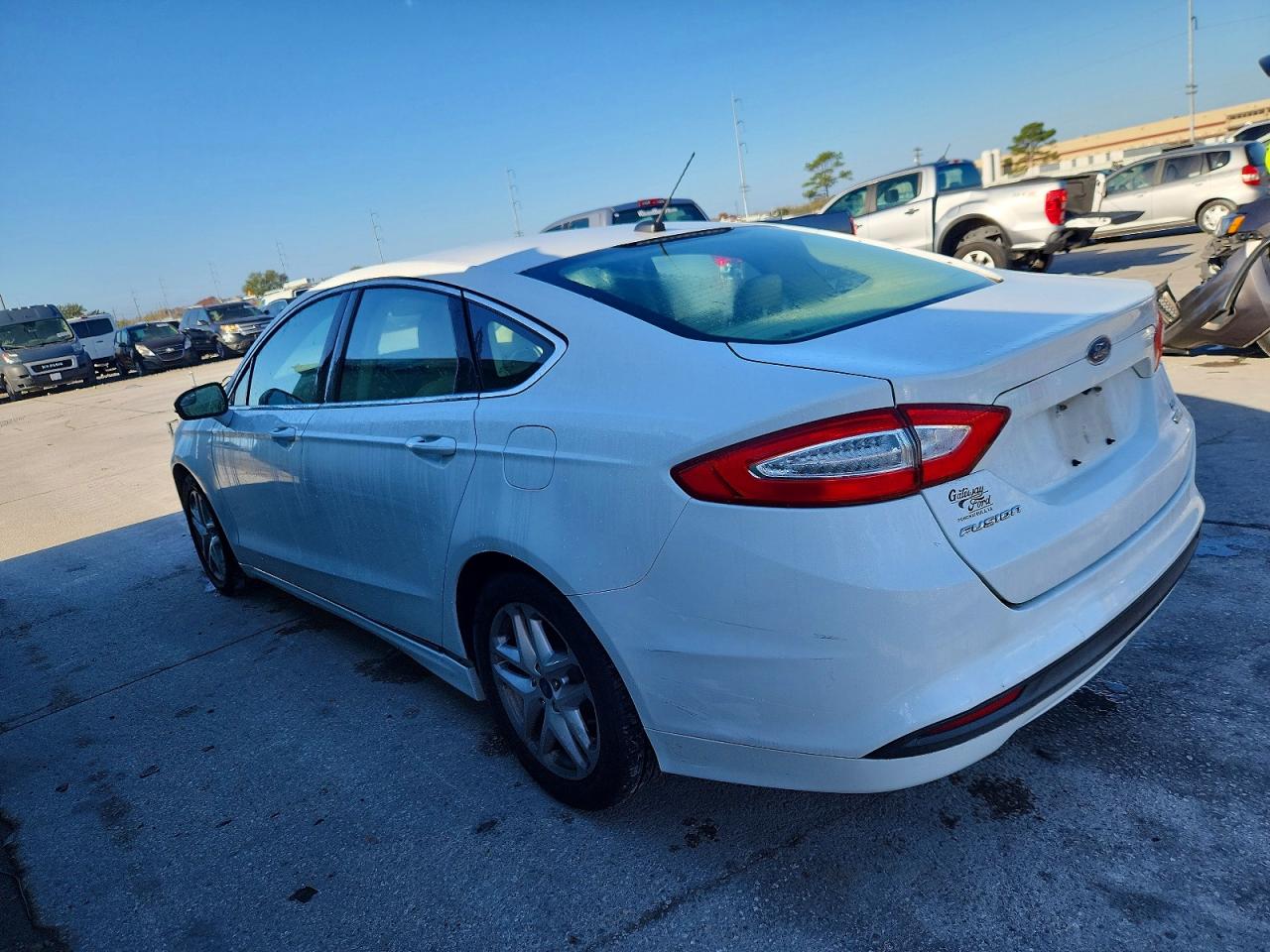 2015 FORD FUSION SE photo 2