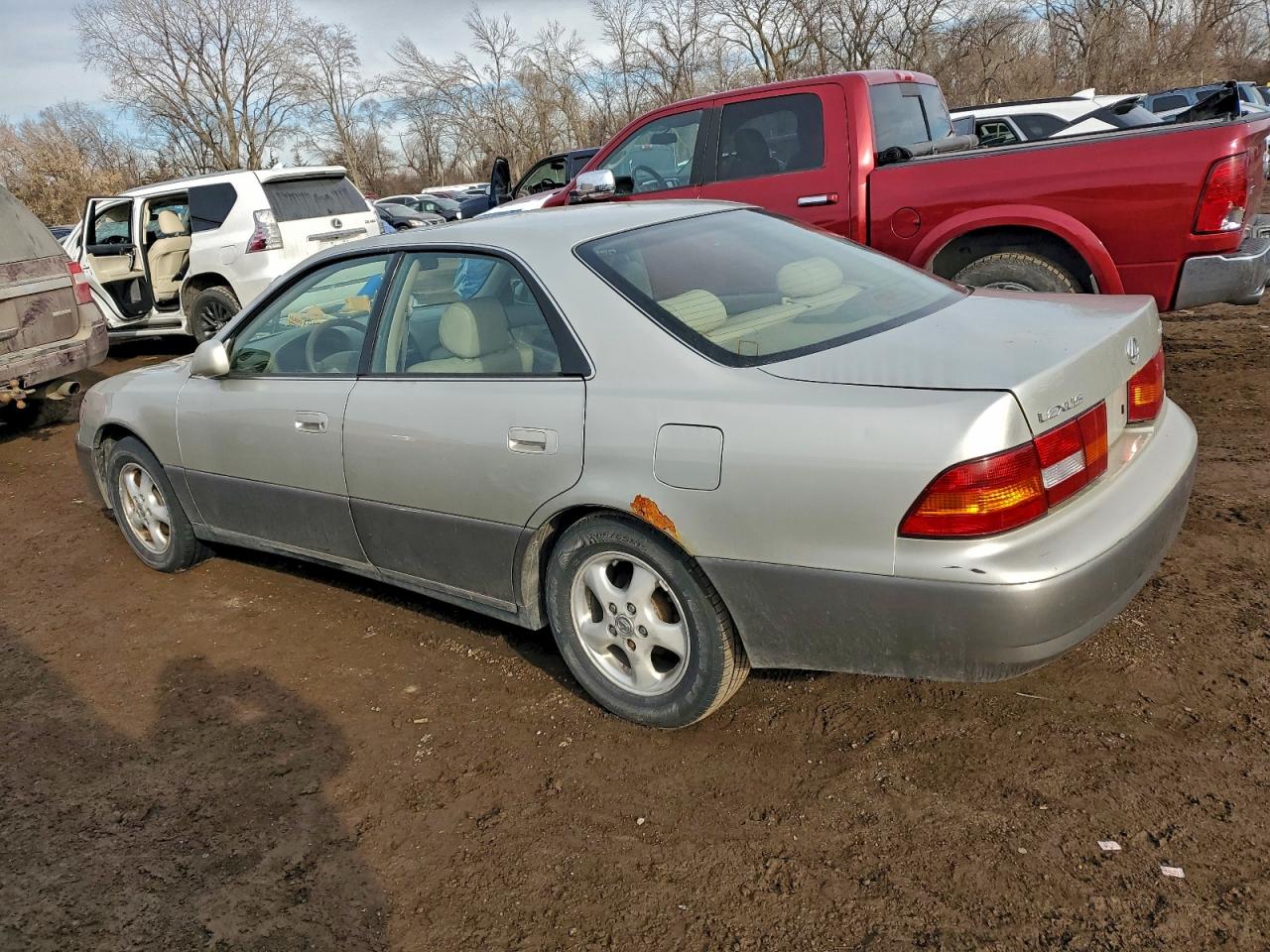 1998 LEXUS ES 300 photo 2