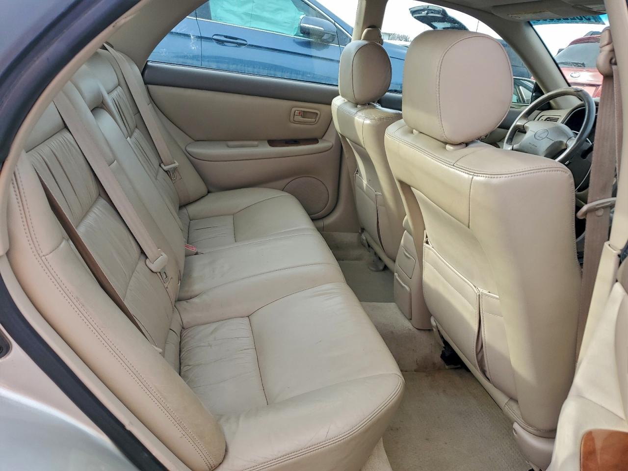 1998 LEXUS ES 300 photo 10
