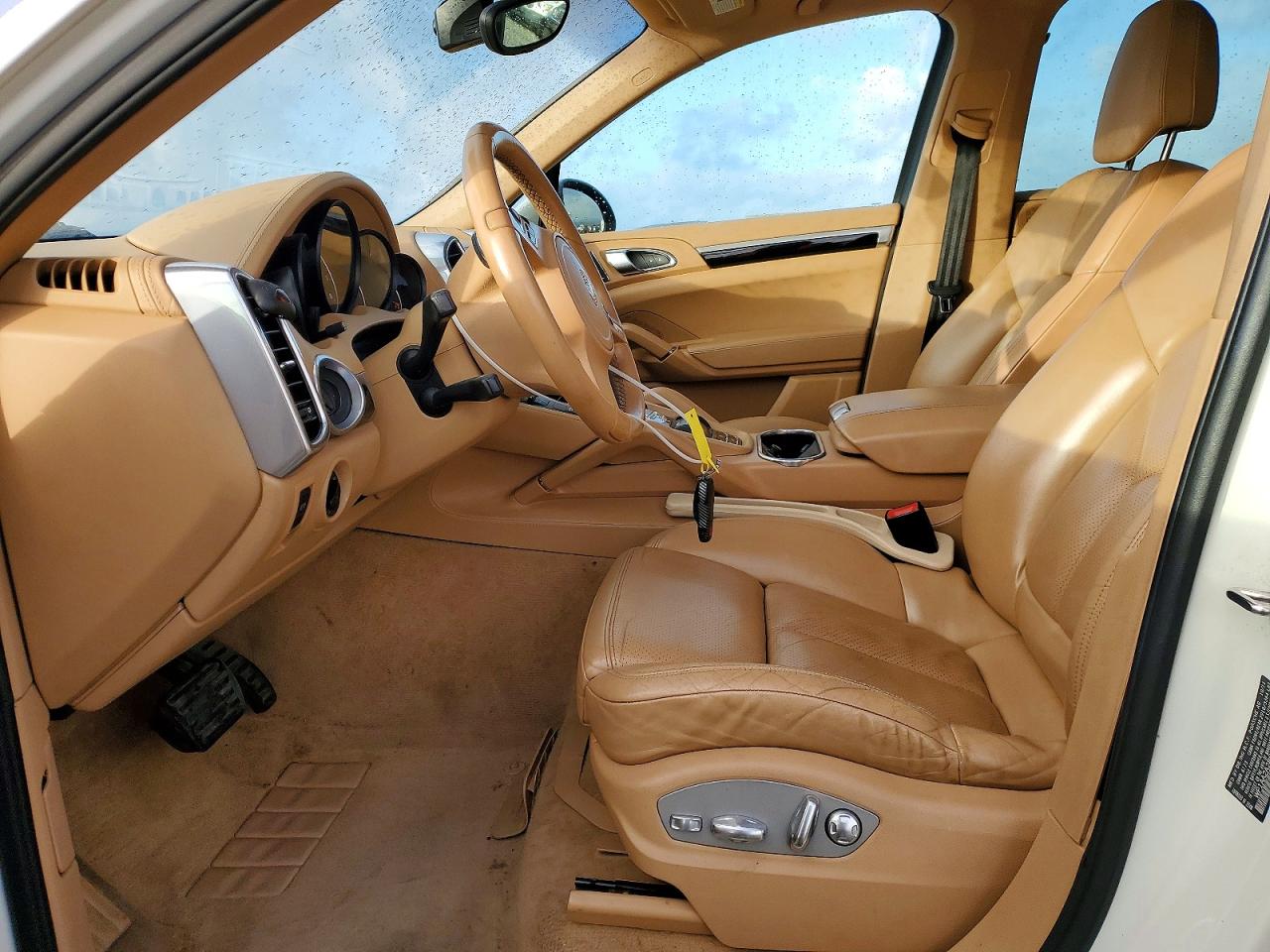 2012 PORSCHE CAYENNE photo 7