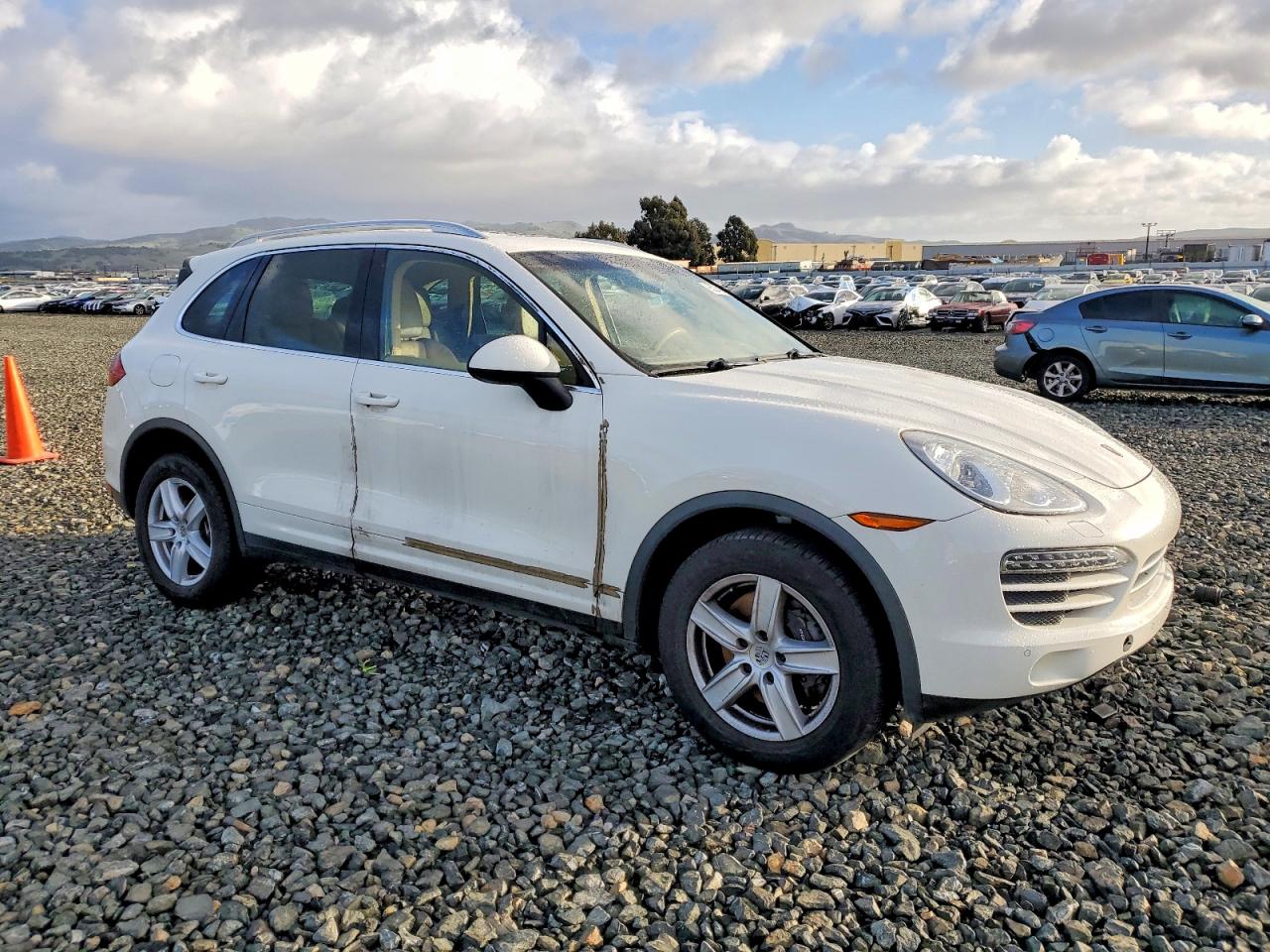 2012 PORSCHE CAYENNE photo 4