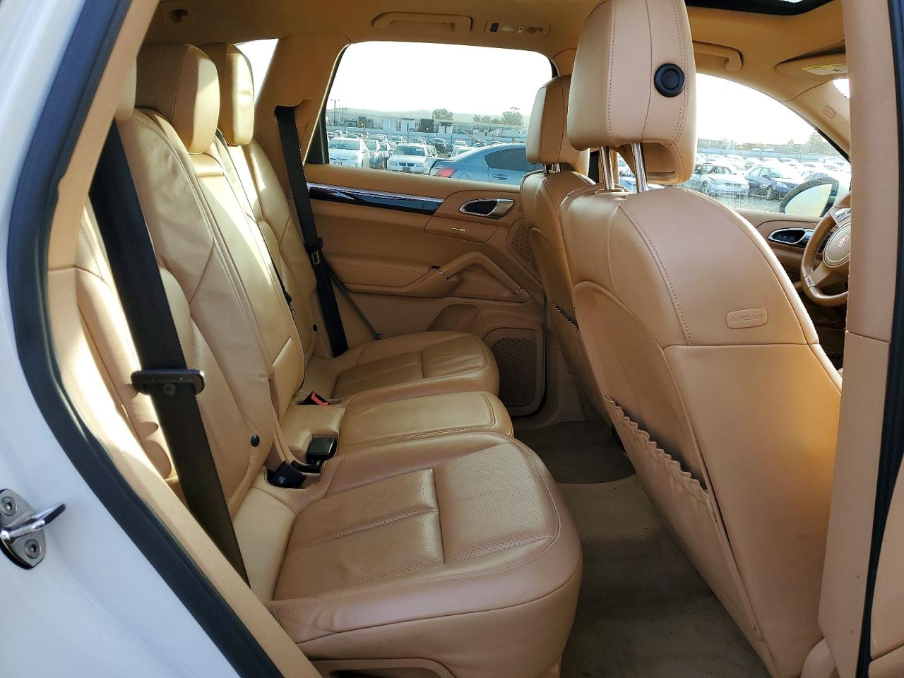 2012 PORSCHE CAYENNE photo 11
