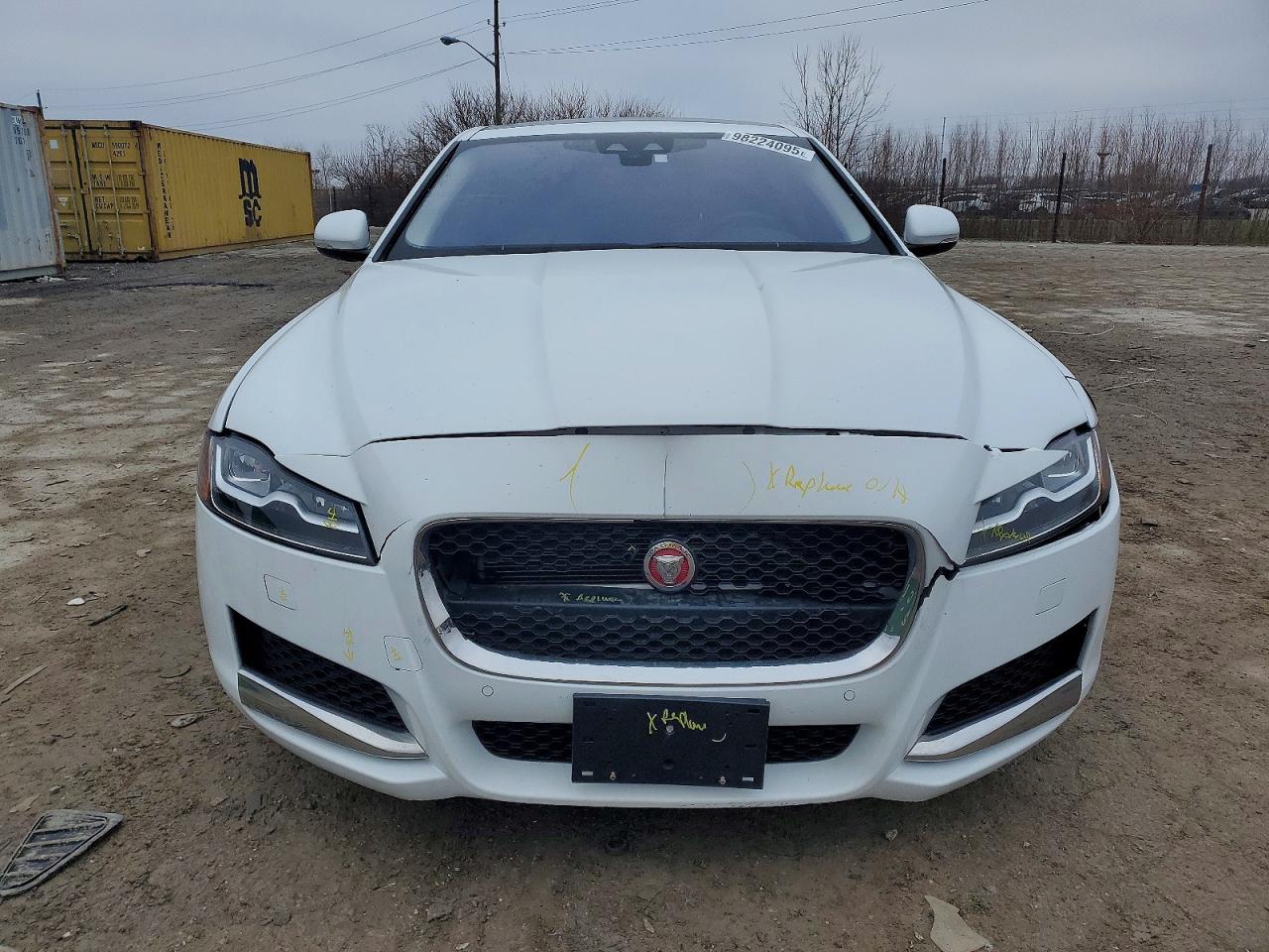 2016 JAGUAR XF PRESTIGE photo 5