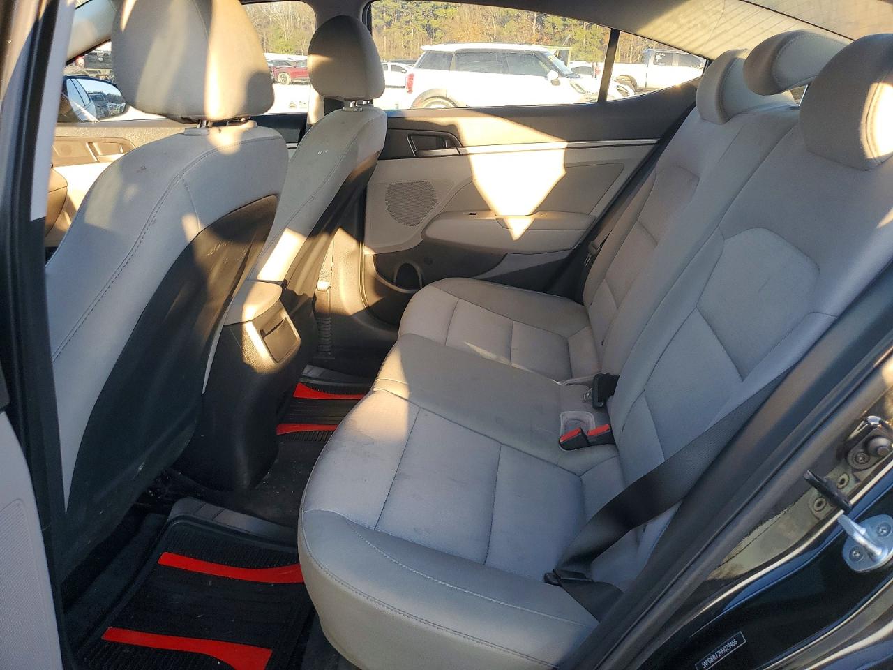 2017 HYUNDAI ELANTRA SE photo 19