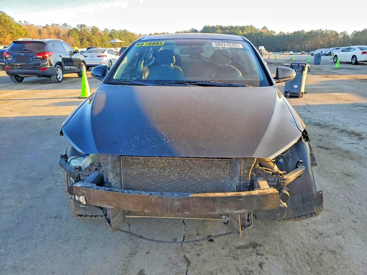 2017 HYUNDAI ELANTRA SE photo 9