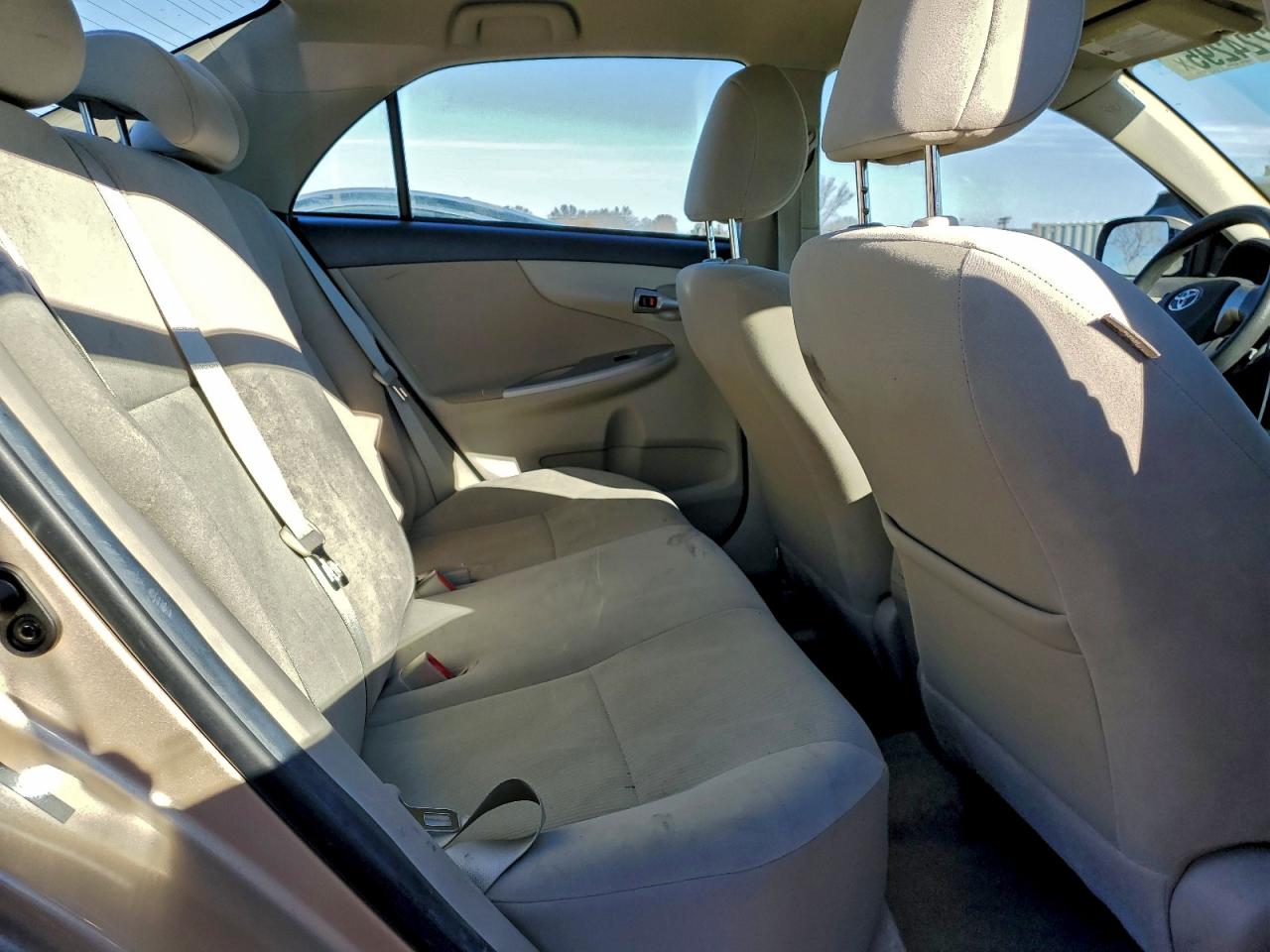2011 TOYOTA COROLLA BASE photo 19