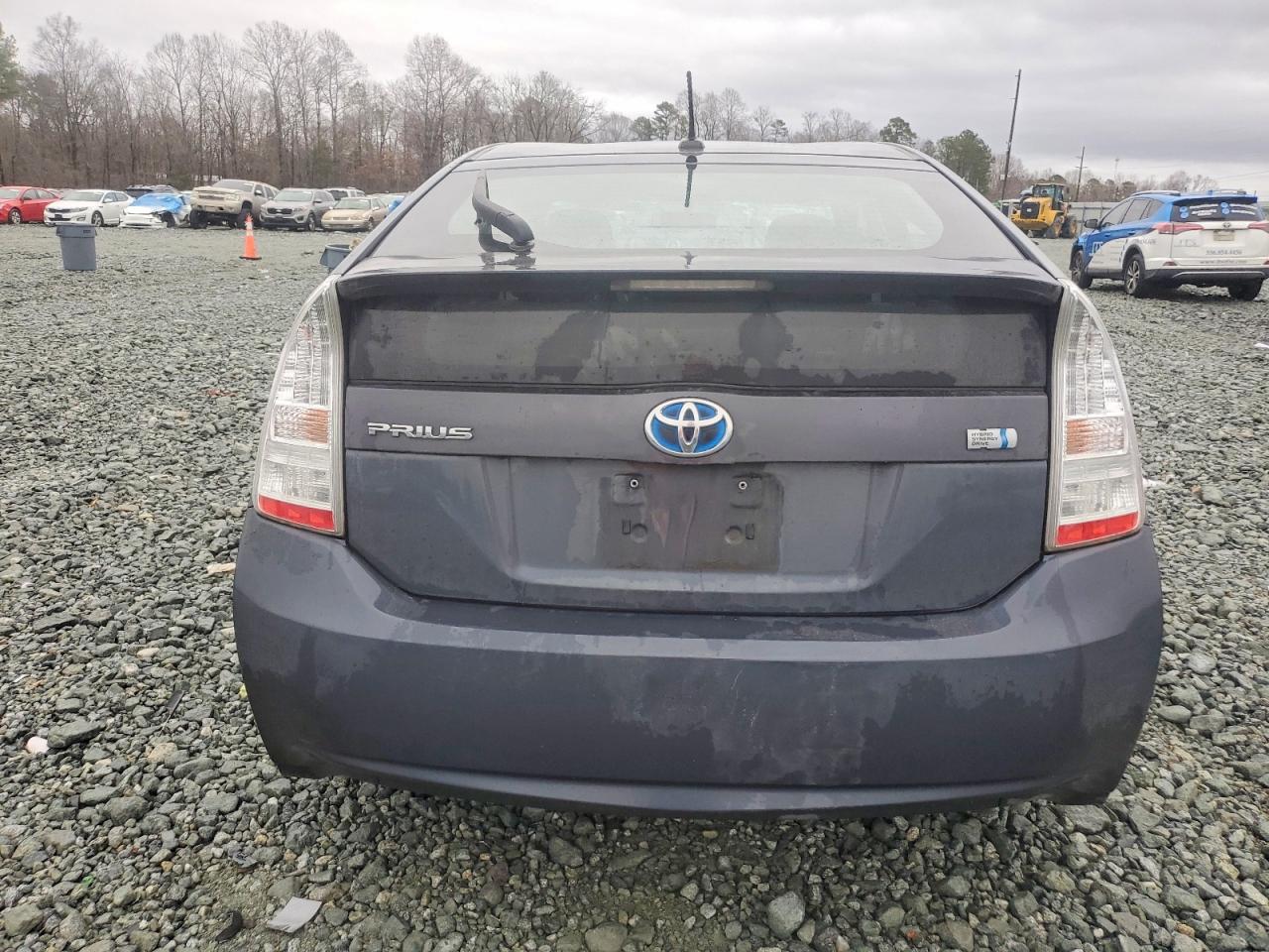 2010 TOYOTA PRIUS photo 6