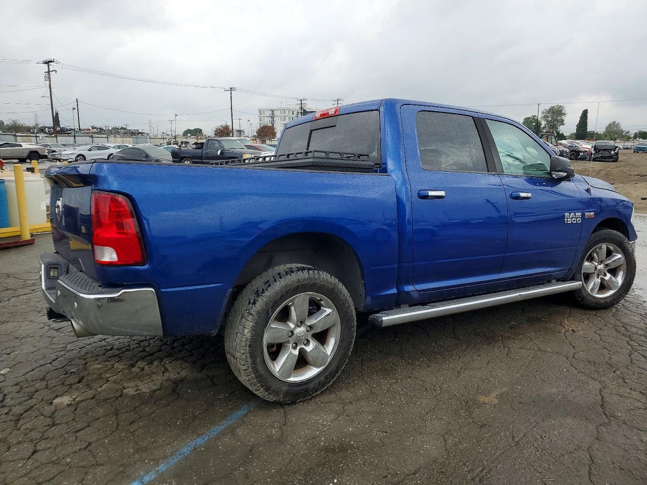 2016 RAM 1500 SLT photo 5