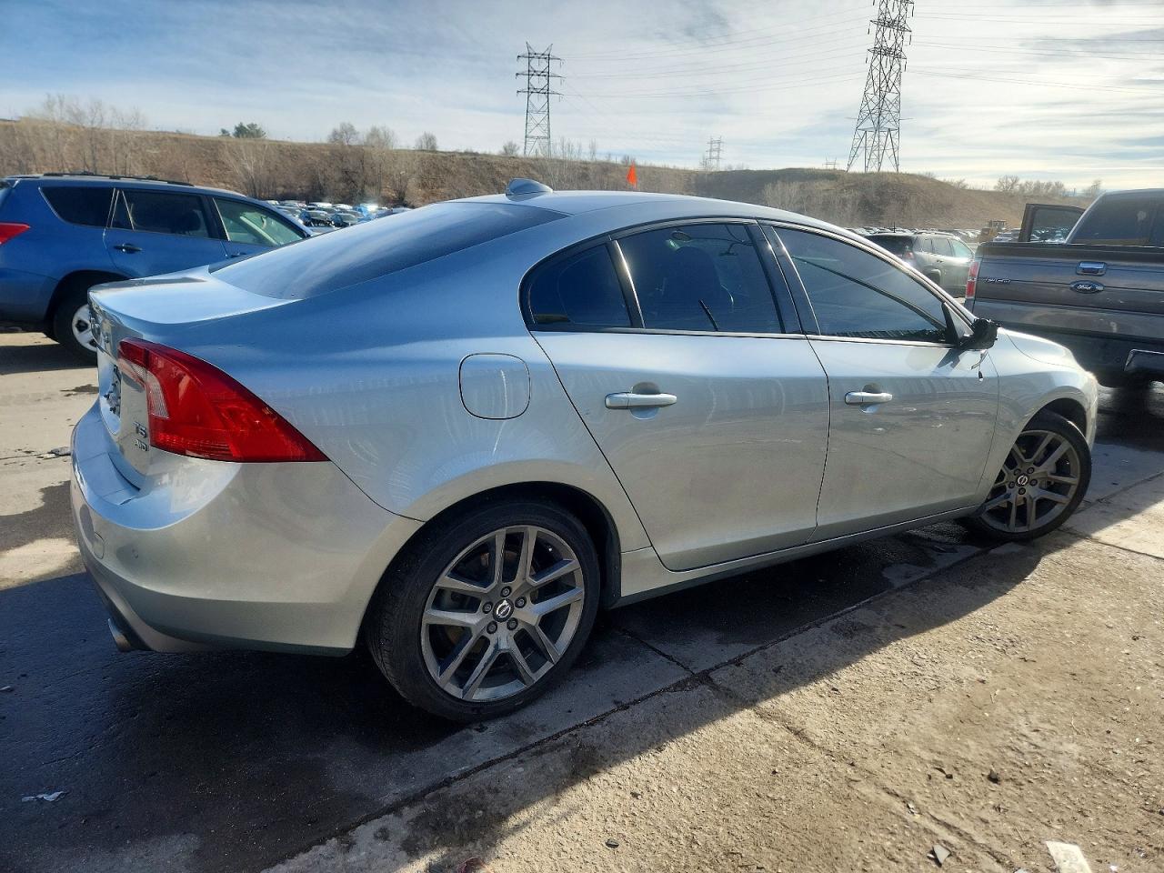 2018 VOLVO S60 DYNAMIC photo 5