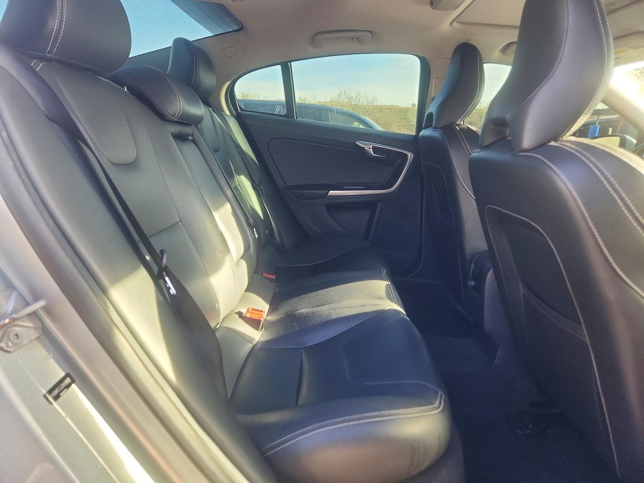 2018 VOLVO S60 DYNAMIC photo 19