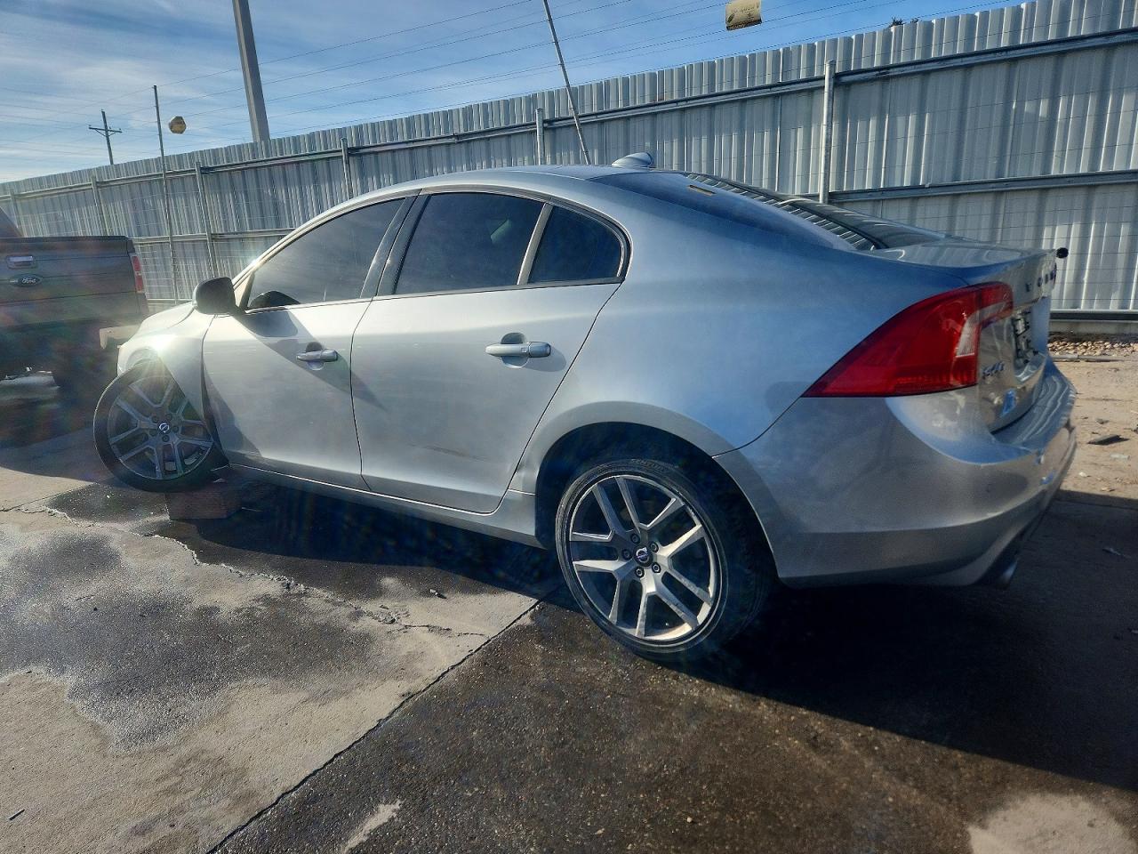 2018 VOLVO S60 DYNAMIC photo 3
