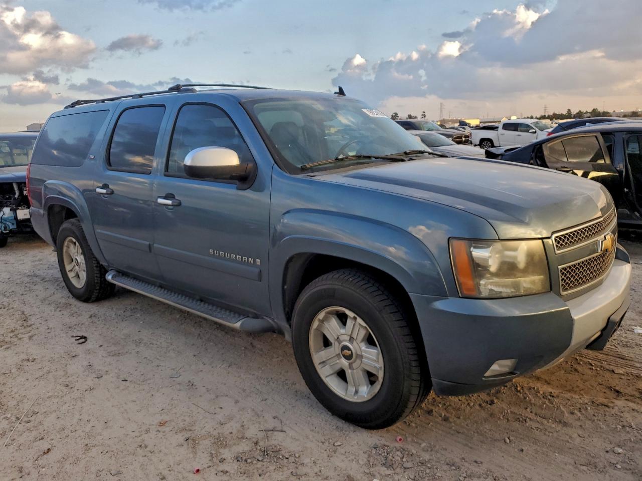 2008 CHEVROLET SUBURBAN C1500 LS photo 4