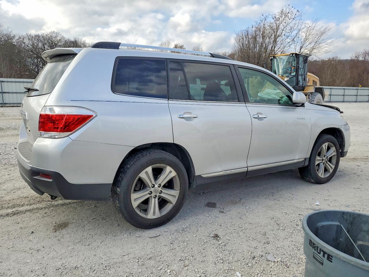 2013 TOYOTA HIGHLANDER LIMITED photo 5