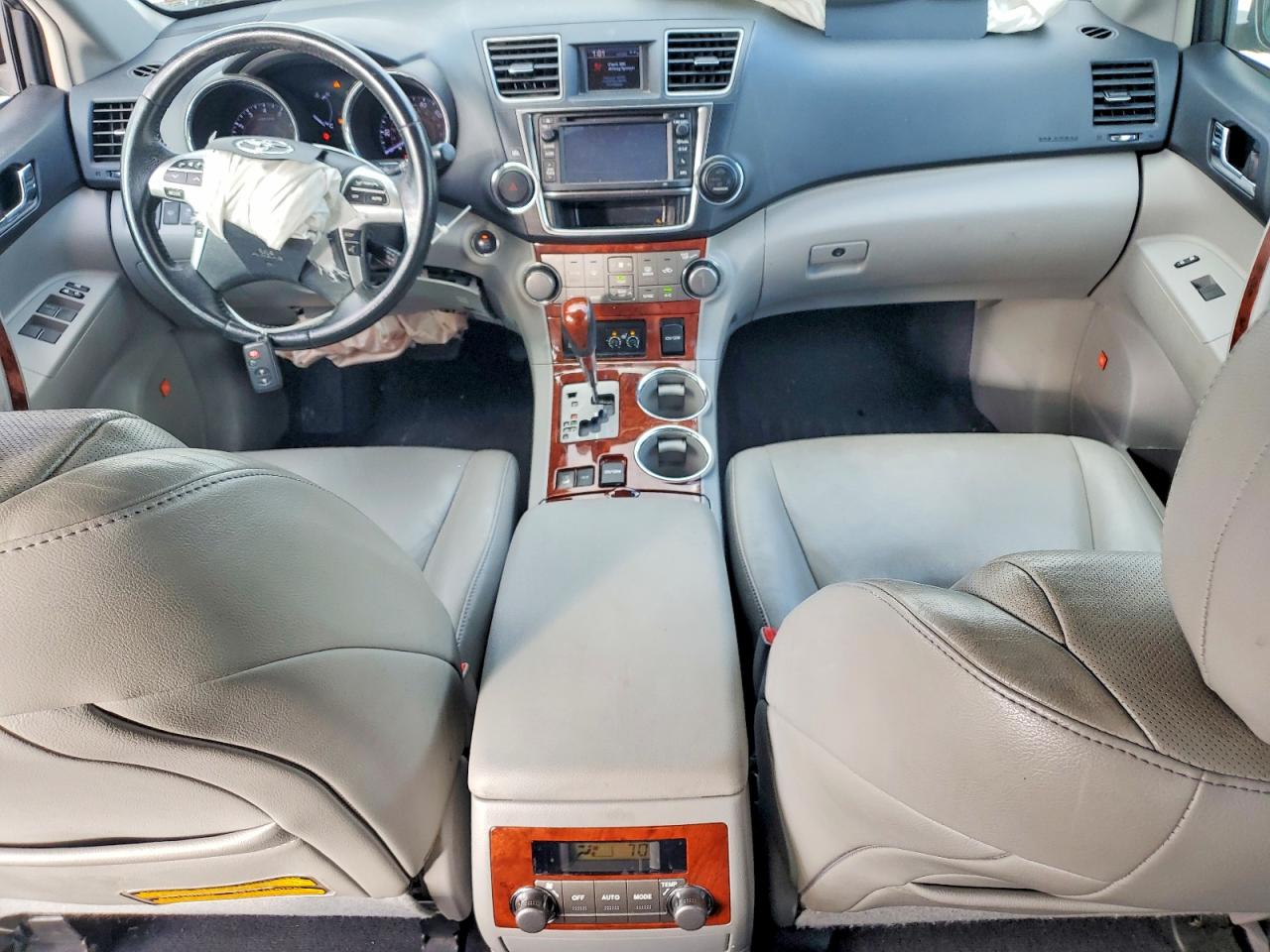 2013 TOYOTA HIGHLANDER LIMITED photo 15