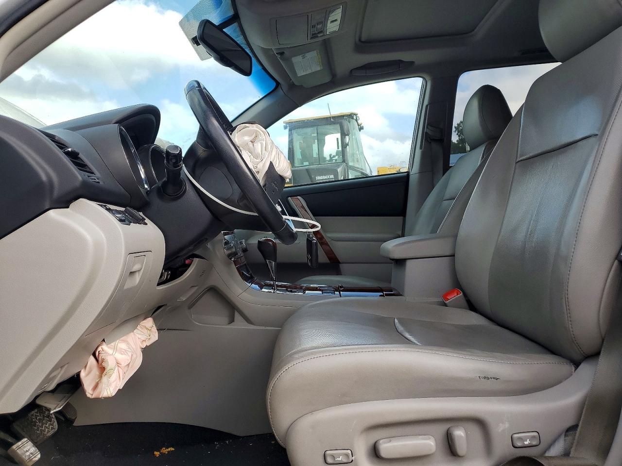 2013 TOYOTA HIGHLANDER LIMITED photo 13
