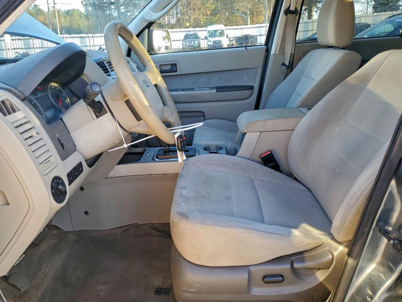 2010 FORD ESCAPE XLT photo 7