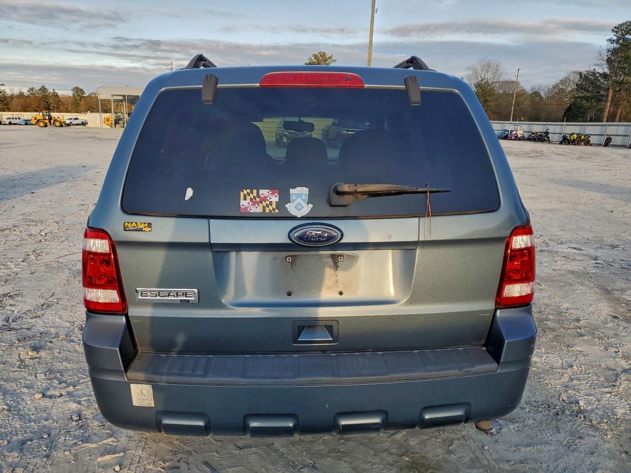 2010 FORD ESCAPE XLT photo 6