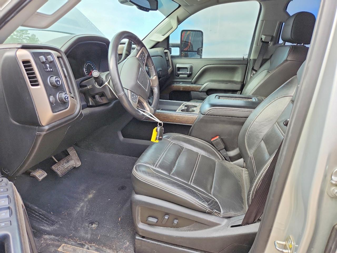 2019 GMC SIERRA K2500 DENALI photo 7